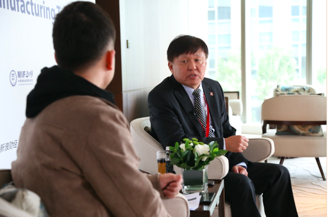 【新浪视频专访】爱波瑞集团总裁王月:制造业转型要